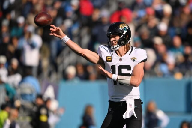jacksonville-jaguars-quarterback-trevor-lawrence-116462649.jpg