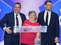 查理·柯克襯衫事件後,目標員工在美國節受到表彰