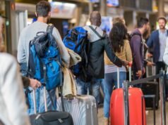 巴爾的摩 TSA 特工因瑪麗亞·凱莉在巴爾的摩機場的驚喜表演而走紅