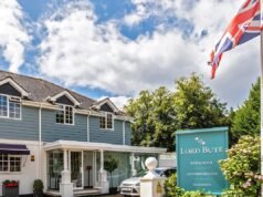 搖滾偶像的兒子在經歷了兩年情感上的“高要求”之後突然退出了屢獲殊榮的餐廳