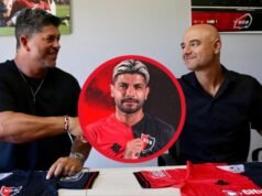 內維爾總是在奧爾西-詹姆斯的演講中宣布巴內加的離開