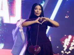 妮琪·米娜 (Nicki Minaj) 在 TPUSA 活動中向特朗普和萬斯致以“最大的敬意”