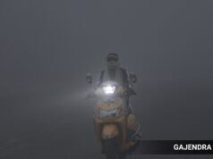 季節的第一個“寒冷的日子”,德里上空空氣質量指數呈緩慢灰色,接近“嚴重”|德里新聞