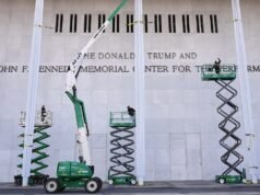 特朗普-肯尼迪中心更名後,查克·雷德取消聖誕夜演出