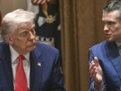 由於三名保守派人士的反對,法官阻止特朗普向芝加哥部署軍隊