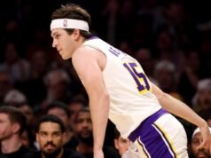 湖人隊失去了奧斯汀的籃板球,然後又輸給了火箭隊