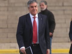 格雷戈里奧·達爾邦和哈維爾·梅勒的不妥協政治之間的緊張交匯