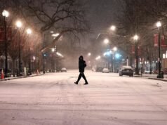 航班取消,超市空無一人:冬季風暴席捲美國