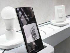 關閉 Google Home 智能設備的燈光,例如燈、開關等