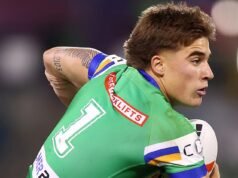 這位足壇明星在一家酒吧玩老虎機時表現不佳,造成了一場怪異事故,造成了價值 5,000 美元的損失,隨後他得知了自己的命運。