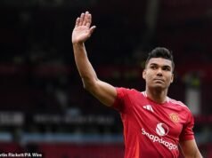 卡塞米羅將被比作曼聯最大的失敗……但克里斯·惠勒寫道,在花費了令人眼花繚亂的1.48億英鎊轉會費和工資後,巴西人別無選擇,只能離開。