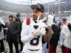 愛國者隊進入超級碗後,男友史蒂芬·迪格斯瘋狂慶祝,NFL球迷猛烈抨擊卡迪·B“煩人”