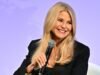 71 歲的克里斯蒂·布林克利 (Christie Brinkley) 穿著比基尼展示她的身材和精湛工藝