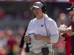 比爾聘請前球員萊昂哈德擔任防守協調員