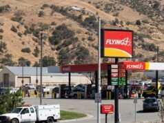 被控“美國歷史上最大珠寶盜竊案”的男子因被驅逐出境而避免審判