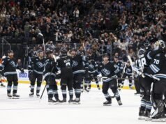 NHL 綜述:克萊頓·凱勒 (Clayton Keller) 在加時賽中的進球超越傳單