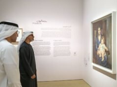 哈立德·本·穆罕默德·本·扎耶德參觀了阿布扎比盧浮宮的季節性展覽