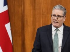 來自特朗普的壓力:斯特默保證“我不會放棄”格陵蘭島