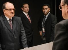 柏林競賽的預告片名為“塵埃”。