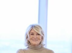 瑪莎·斯圖爾特 (Martha Stewart) 身穿蕾絲內衣拍攝罕見的素顏視頻