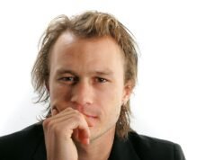 希斯·萊傑去世 18 年後用照片紀念他