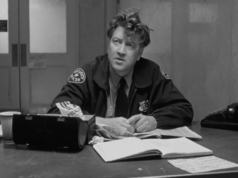 觀看修復後的電影《娜嘉》預告片中的大衛·林奇。