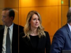 Theranos 創始人伊麗莎白·霍爾姆斯 (Elizabeth Holmes) 請求特朗普在欺詐定罪後提前出獄