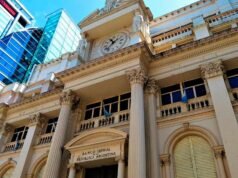 央行持續買入美元:1月增持超9億美元