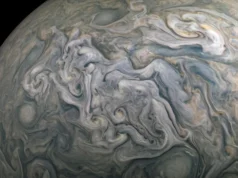 木星的雲層裡隱藏著一些大東西。