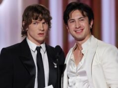 “激烈的競爭”二人組哈德森·威廉姆斯和康納·斯托里傳遞奧運火炬