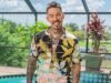 HGTV 的大衛·布羅姆斯塔德 (David Bromstad) 幫助客戶在衷心的時刻紀念已故的母親
