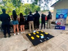 經過一場電影般的追逐,警方逮捕了四人,並繳獲了八公斤以上的可卡因