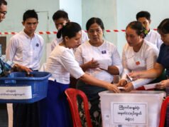 緬甸舉行有爭議選舉的最後階段,叛亂分子繼續戰鬥島嶼