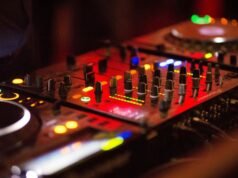 傳奇音樂大亨去世,享年 52 歲