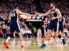 排名第九的伊利諾伊州以 Big 2 半場擊敗排名第五的內布拉斯加州