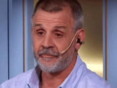 克里斯蒂安·彼得森發表聲明後,一場《不妥協》的表演爆發了