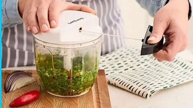 Lakeland 推出 9.99 美元橋式切碎機 有助簡化廚房工作流程