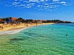 四名英國人在佛得角度假後四個月內死亡 |英國新聞