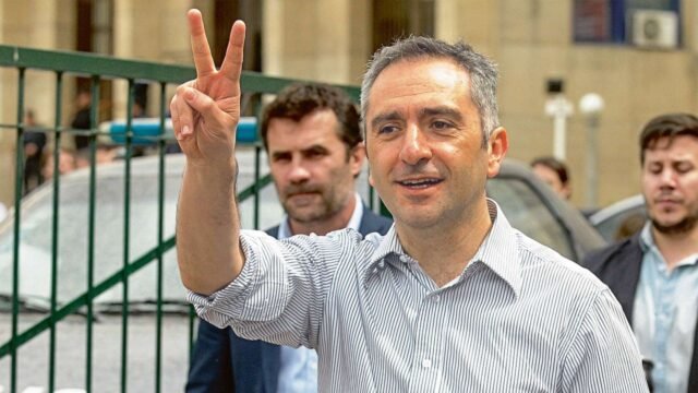 andres-larroque-1523685-1.jpeg