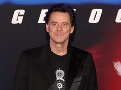 金凱瑞 (Jim Carrey) 對《面具》導演查克拉塞爾 (Chuck Russell) 74 歲的去世打破沉默,反思這位電影製片人對其職業生涯的影響