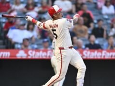 第九局,太空人4分短球連勝擊敗天使隊。