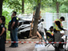 汽車衝撞人群造成1人死亡、17人受傷;世界領導人在警方展開調查時表示聲援