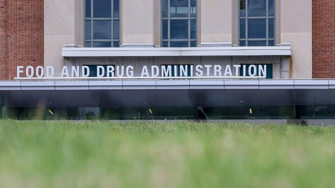 FDA 的一個委員會剛剛投票支持勝肽——儘管該機構反對