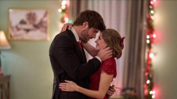 Hallmark 頻道揭開七月聖誕節電視活動的序幕 Hallmark 頻道揭開七月聖誕節電視活動的序幕