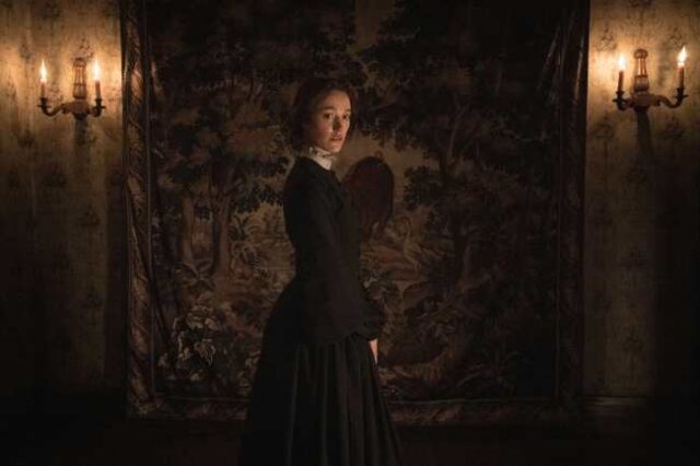 Maika-Monroe-in-VICTORIAN-PSYCHO-Courtesy-Bleecker-Street.jpg