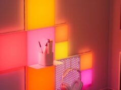 Nanoleaf 的彩色釘板和架子套件半價