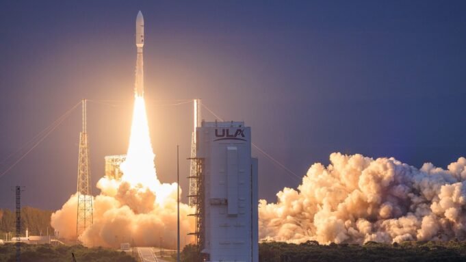 7 月 2 日上午，觀看 Atlas V 火箭發射 29 顆 Amazon Leo 寬頻衛星。