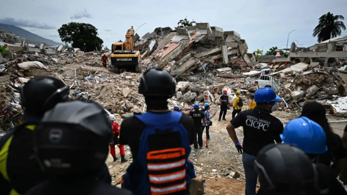委內瑞拉地震死亡人數上升至1,943人;超過10,000人受傷 委內瑞拉地震死亡人數上升至1,943人;超過10,000人受傷
