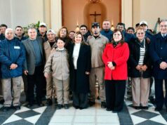 Norma Fuentes 和 Mario Benavente 主持了慶祝 La Piedad 公墓 140 週年的活動