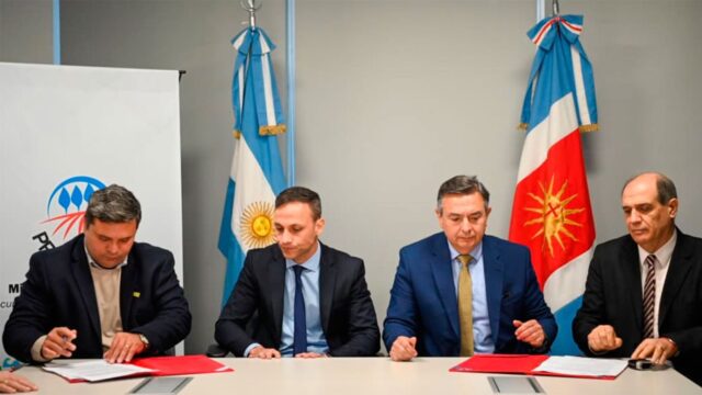 firma-convenio-560700-120440.jpg